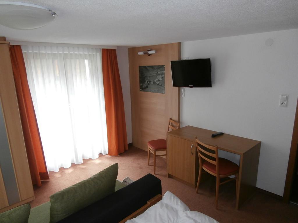 Haus Plankensteiner Hotel Kaunertal Ngoại thất bức ảnh